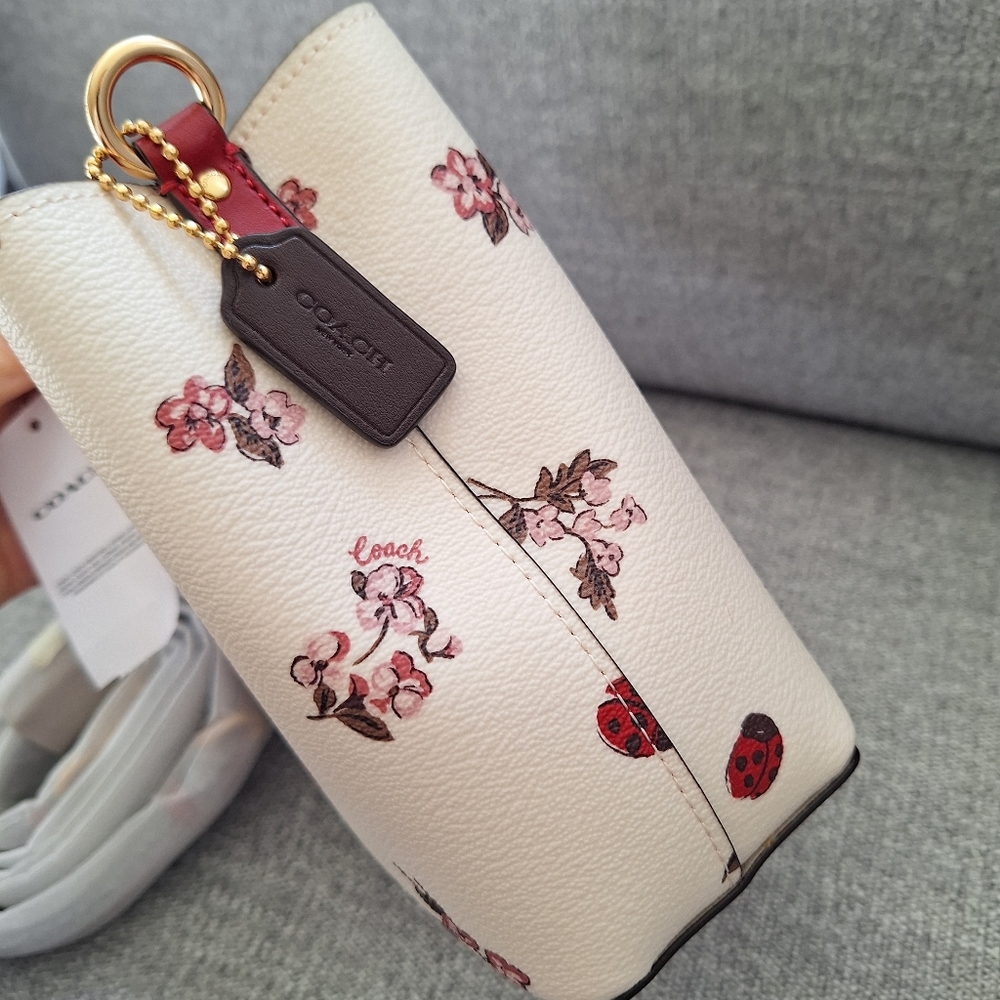 Coach White and Red Floral Bag - Picture 4 of 8